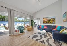 Others 3 Seabreeze - 6BR Pool and Steps to Beach