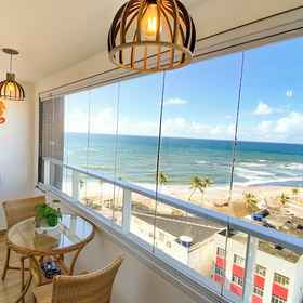 Room 1 Flat Beira-mar com Varanda Piscina e Academia, โรงแรม & ที่พัก Pirajá