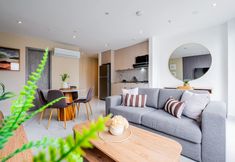อื่นๆ 3 w Scenic 1BR w Panoramic City View in Calle 50