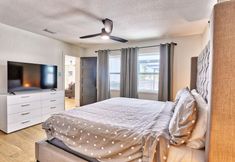 Others 2 Parrots Cove