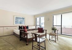 Others 3 Stylish & Cozy 4BR Retreat With Free Parking