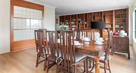 Others 2 Stylish & Cozy 4BR Retreat With Free Parking