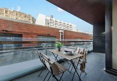 Others 2 Modern & Cozy 2BR Apartment Close to Melbourne Uni