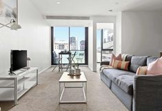 Others 2 Chic City Views Modern Comfort Near Southern Cross