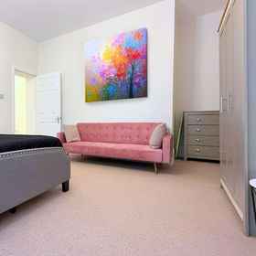 Room 1 Palacial 3 Super King Bedrooms, River Park Tower Marketing Suite Hotels