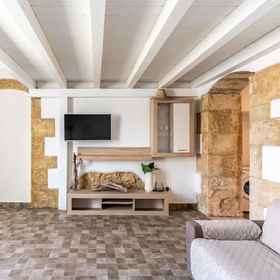 Room 1 Casetta Ragusa by Wonderful Italy, Santuario della Madonna delle Lacrime Hotels