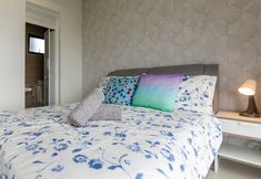 Others 2 3BR D'pristine Suite Near Legoland, Stunning Views