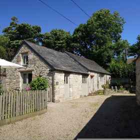Room 1 The Cider Barn With 2 Bedrooms and 1 Bathrooms, Deviock Apartments
