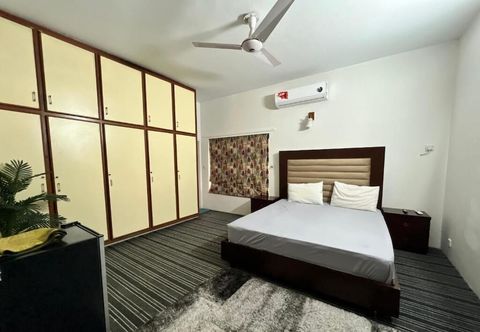 อื่นๆ Grand Manor House