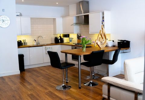 อื่นๆ Cleave House - Stylish & Chic 3 Bed House Mins From Central London