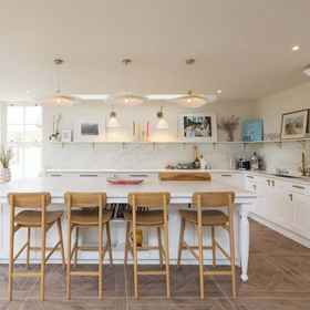 Room 1 Newly Renovated Beachside Retreat for 10, Bury, West Sussex, UK Hotels