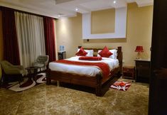 Others 2 Famous Gates Hotel Bomet