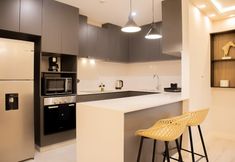 Others 3 w Bright 3BR w Balcony in Vibrant Miraflores