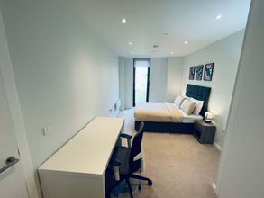 Others 4 City Sky View Centre Luxe Apartment - 2 Bedrooms