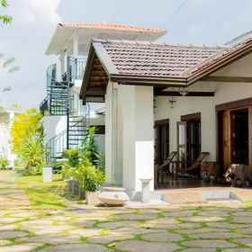 Primary image 1 Ashlar Villa, Labuduwa Villas