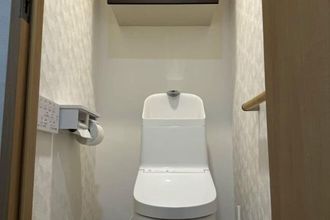 Others 4 Airandohausu