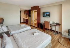 Khác 3 Royal Crown Scsp 990 KK CBD near Imago