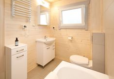 Others 7 Collins Holiday