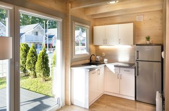 Others 4 Collins Holiday