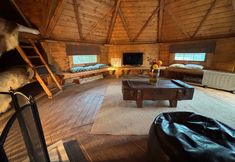 Others 4 Hobbit Haven Hot Tub and Countryside Bliss