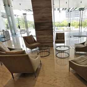 Lobby lounge 1 C1310 Almas Family Studio Netflix Johor by STAY, Restoran padang bundo kanduang 호텔