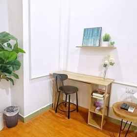 Room 1 Liight House Hoan Kiem Hanoi, King's Chicken ホテル