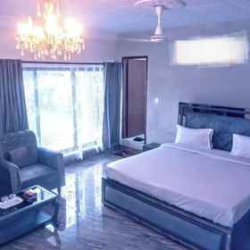 Room 1 Galaxy Ambassador Guesthouse, ベルギー大使館 ホテル