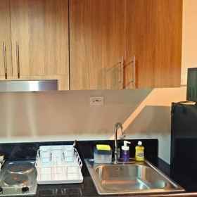 Room 1 Callie's Cozy Staycation, Uzume Building 호텔