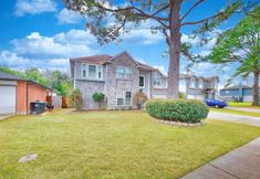 기타 5 Katy Oasis w Game Room