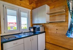 Others 6 Comfortable Holiday Homes With a Pool