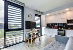 기타 3 Yugo New Mill