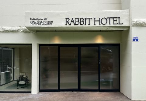 Others Rabbit Hotel