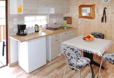 อื่นๆ 4 Cottage by the Lake in Wiselka Near the sea