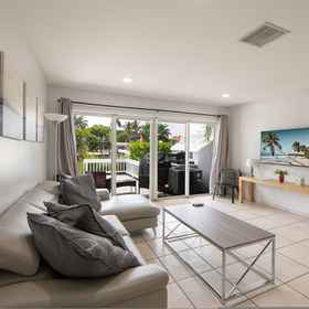 Room1Waterside Retreat in Fort Lauderdale，The Easton Rooftop Pool & Lounge飯店