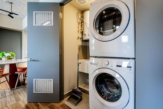 Khác 4 w Stylish 2BR Apartment in Vibrant Centriqo