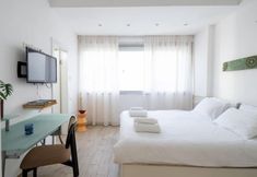 Others 6 Stylish 3BR Apt w Balcony 5 min Walk from Beach