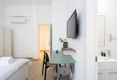 Others 7 Stylish 3BR Apt w Balcony 5 min Walk from Beach