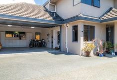 其他 7 Spacious Eastern Beach Home - 1 Min from Beach!