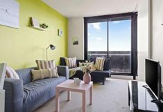 Lainnya 2 Chic 2BR Apt, Near to Melbourne Central, City Views