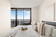 Lainnya Chic 2BR Apt, Near to Melbourne Central, City Views