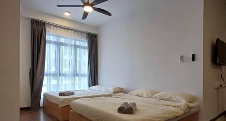 Others 2 Family-friendly Homey Unit with Parking (5 mins to airport)