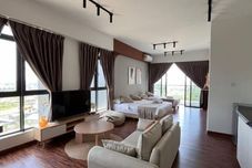 Others Family-friendly Homey Unit with Parking (5 mins to airport)