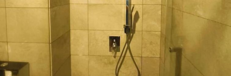 Others 8Pax/Green View next to KL118 ChinaTown & Train