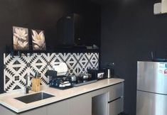 Others 6 8Pax/Green View next to KL118 ChinaTown & Train