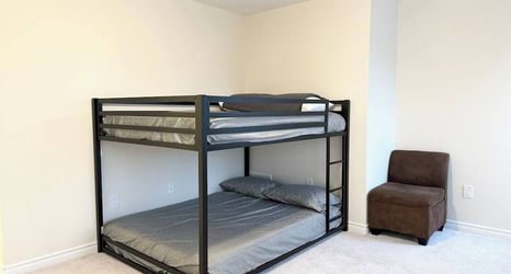 其他 2 Brand New 5 Bedroom Home in West Niagara