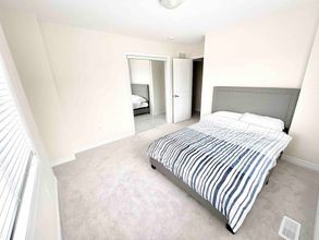 其他 4 Brand New 5 Bedroom Home in West Niagara