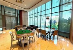 Others 2 Macrolink 2B2R 7 pax Condo Medini near legoland