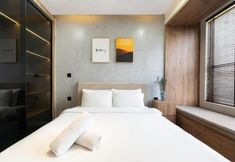 Others 2 SECC Luxe District 7