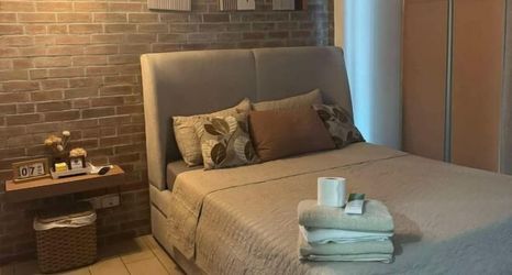 Others 2 Lovely Unit with free wifi & netflix I across Naia Terminal 3 airport