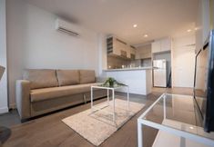 Lain-lain 5 A Chic 2BR, CBD Apartment Near Southern Cross